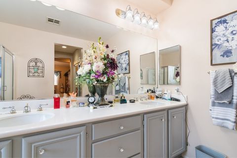 Tiny photo for 26101 Shady Brook Cir, Murrieta, CA 92563 (MLS # SW26083220)