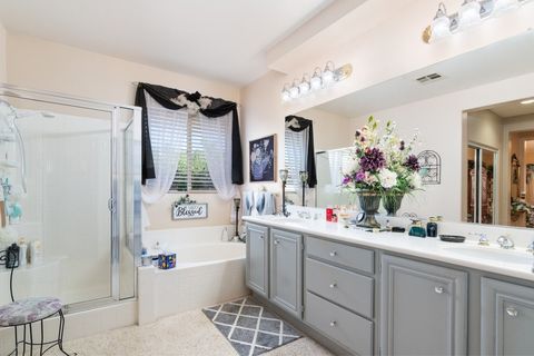 Tiny photo for 26101 Shady Brook Cir, Murrieta, CA 92563 (MLS # SW26083220)