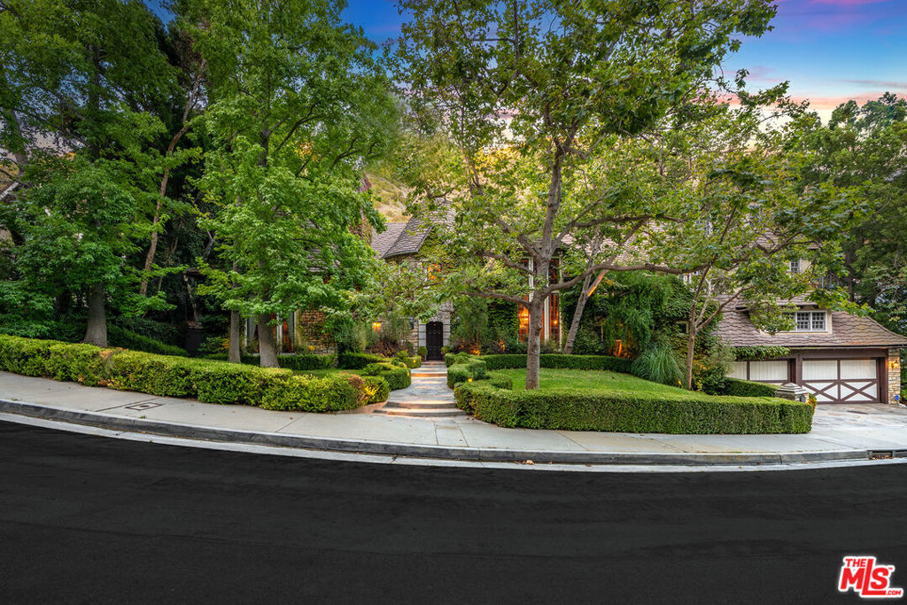 1460 Moraga Drive