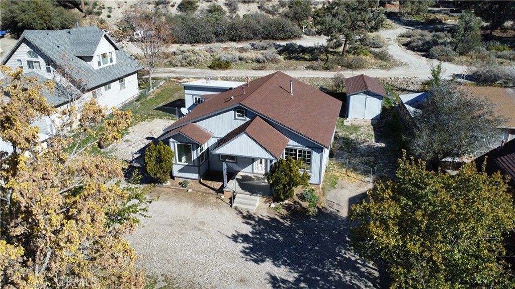 Photo of 736 San Emidio Way, Frazier Park, CA 93225 (MLS # SR25266155)