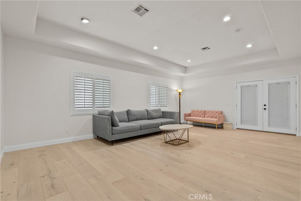 4216 Cedar Avenue