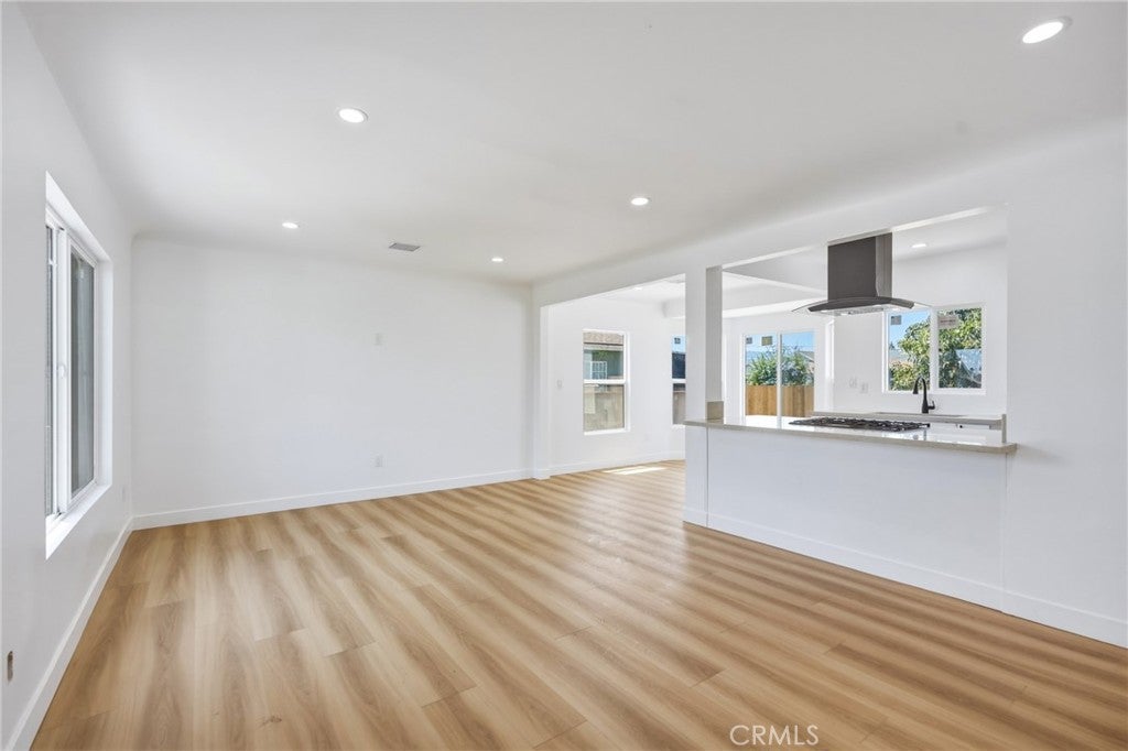 1433 N Neptune AVE, Wilmington CA 90744