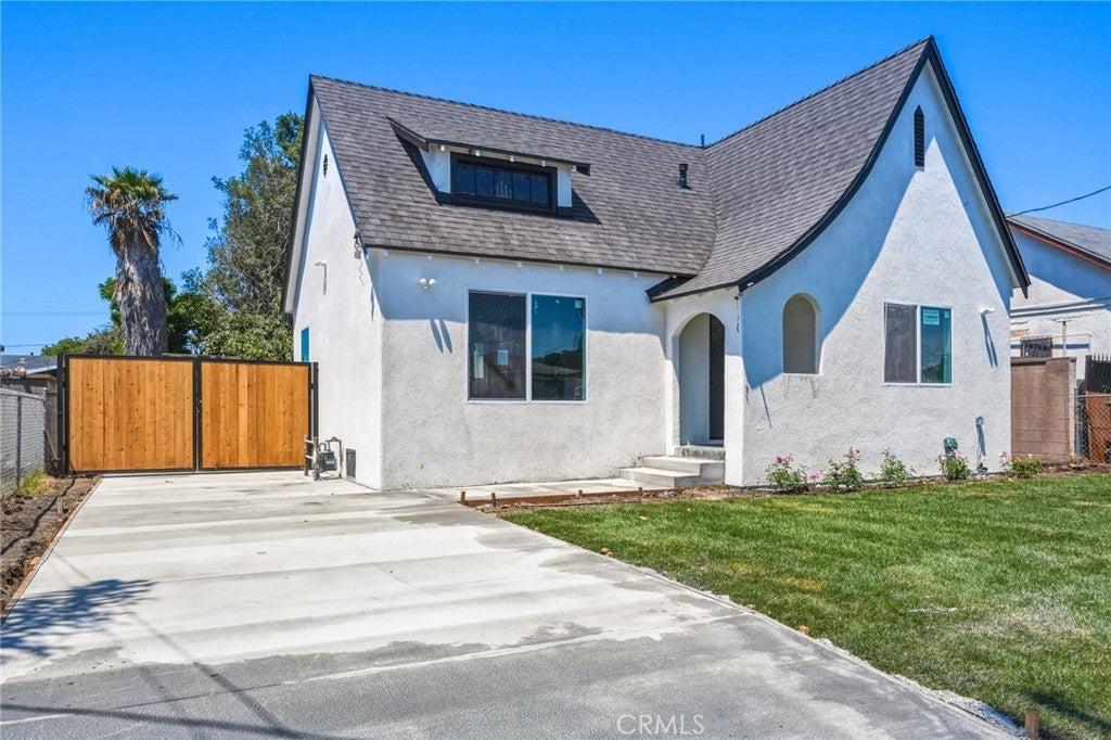 1433 N Neptune AVE