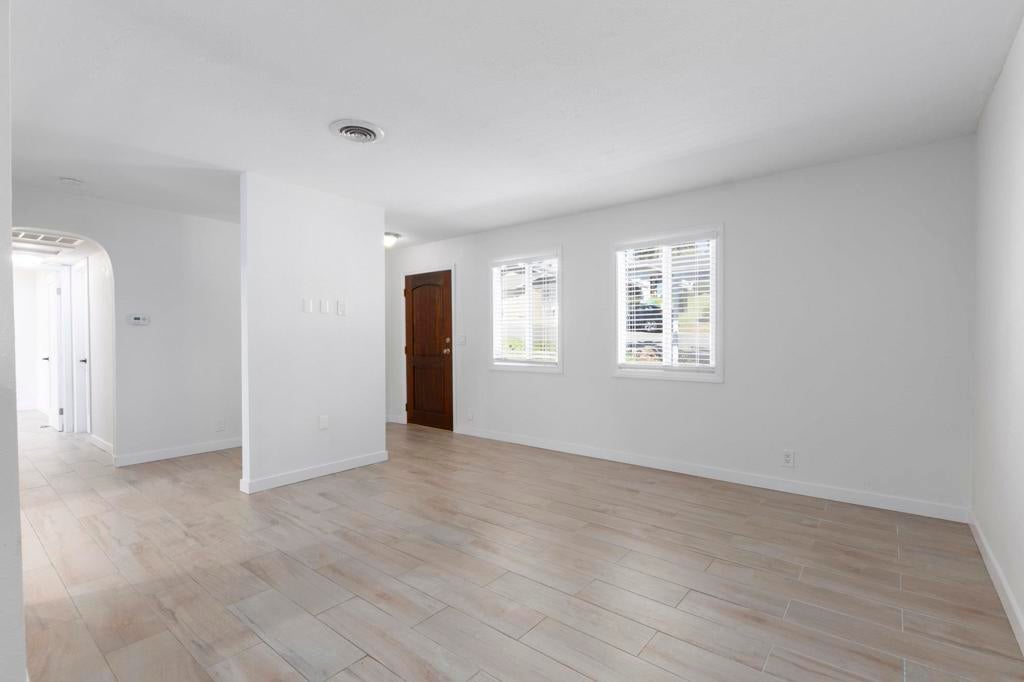 2821 Macdonald