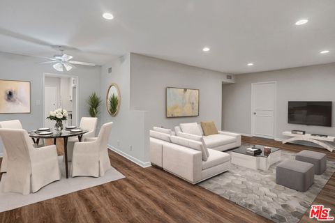 Photo of 1006 Havenhurst #4, Los Angeles, CA 90069 (MLS # 26670057)