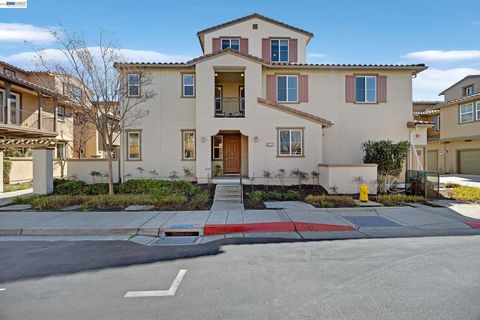 Photo of 5216 5216 Fioli Loop Loop, San Ramon, CA 94582 (MLS # 41126057)