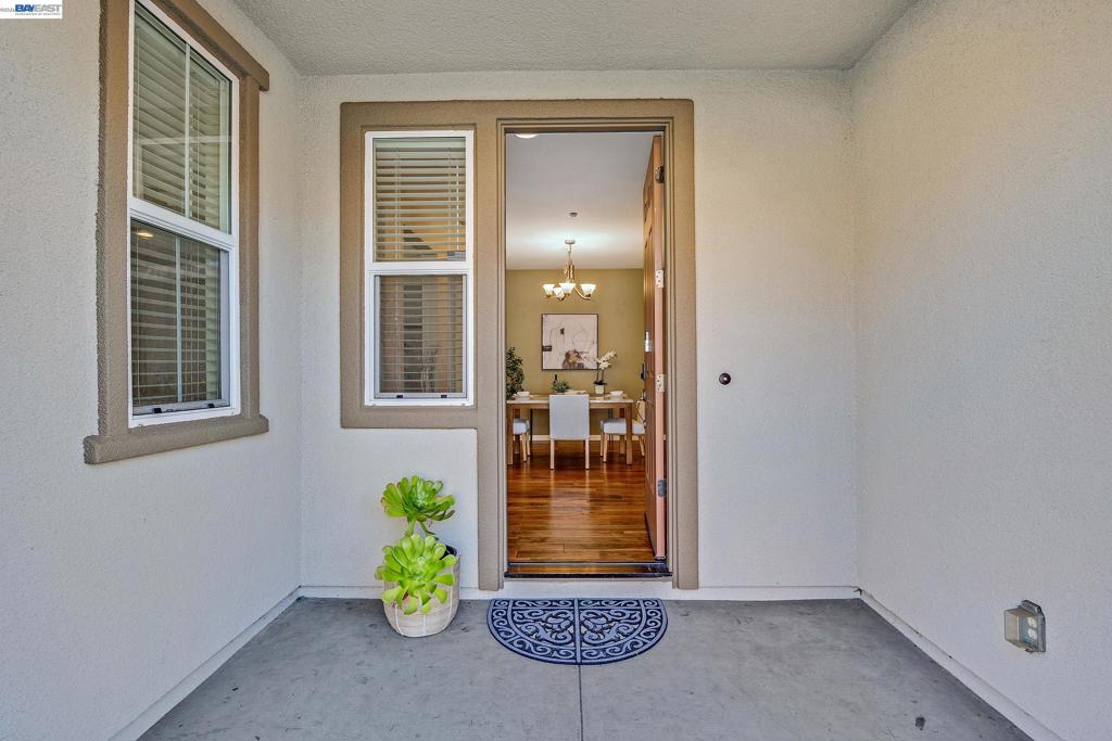 5216 Fioli Loop