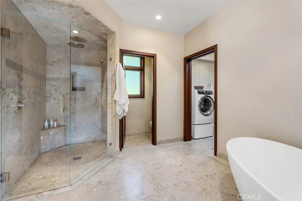 Dana Point, California 92629, United States, 3 Bedrooms Bedrooms, ,4 BathroomsBathrooms,Residential,Active,143008