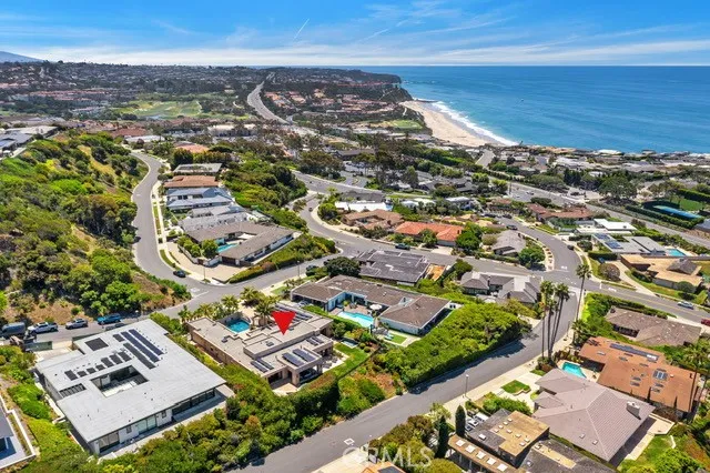 Dana Point, California 92629, United States, 3 Bedrooms Bedrooms, ,4 BathroomsBathrooms,Residential,Active,143008