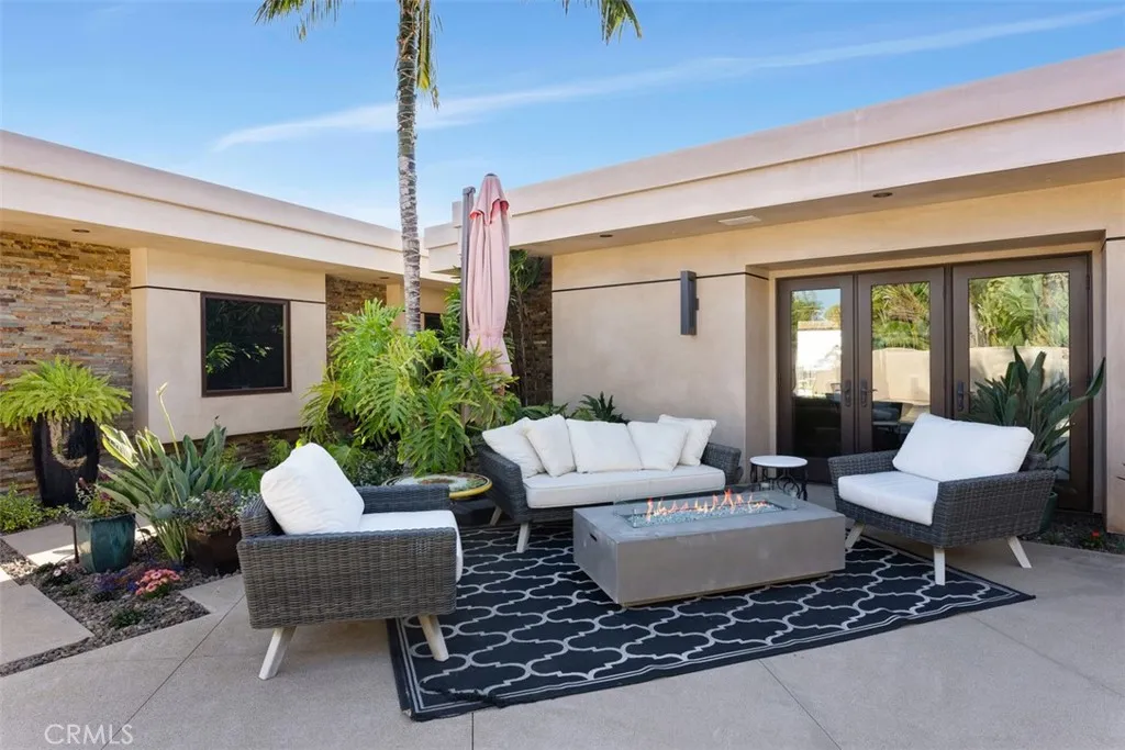 Dana Point, California 92629, United States, 3 Bedrooms Bedrooms, ,4 BathroomsBathrooms,Residential,Active,143008