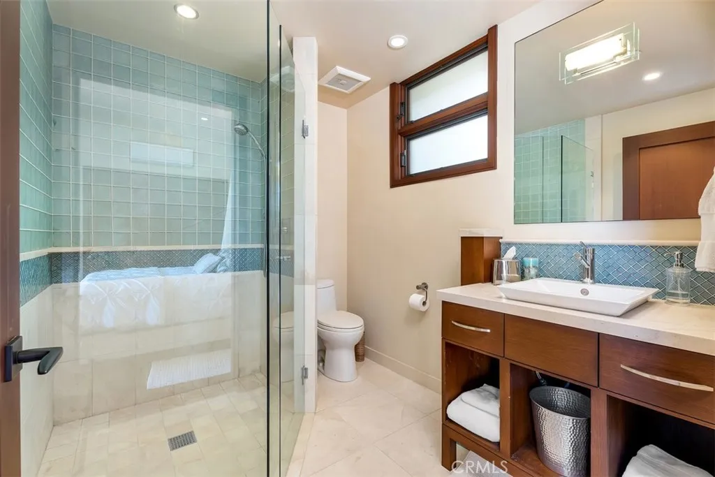 Dana Point, California 92629, United States, 3 Bedrooms Bedrooms, ,4 BathroomsBathrooms,Residential,Active,143008