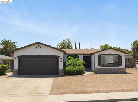 Photo of 292 Atherton AVE, Pittsburg, CA 94565 (MLS # 41146611)