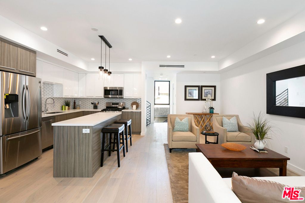 listing image 130721290059971947965