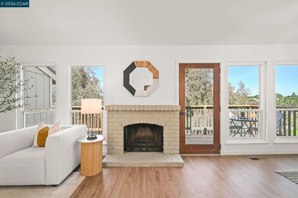 Photo of 523 Thistle Cir Cir, Martinez, CA 94553 (MLS # 41127346)