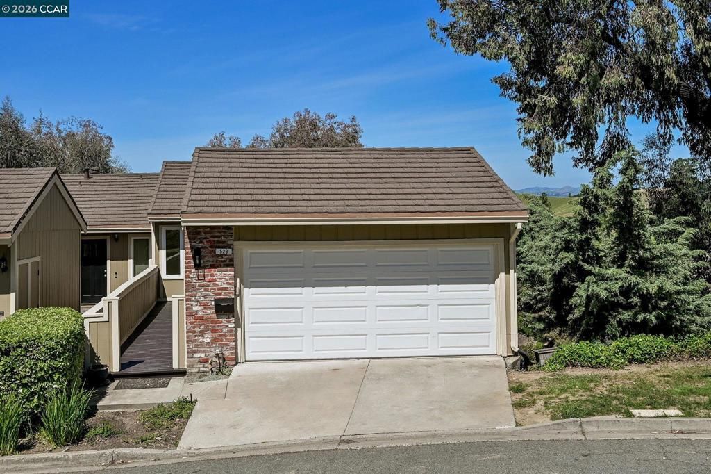 Photo of 523 Thistle Cir Cir, Martinez, CA 94553 (MLS # 41127346)