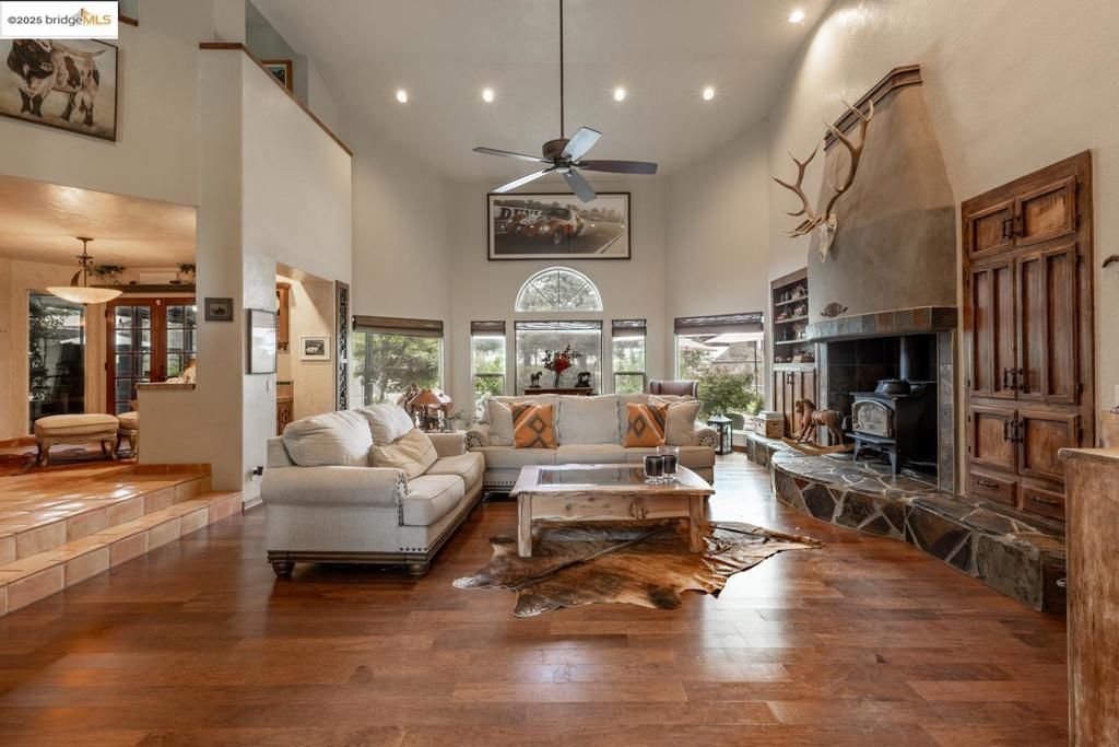 Photo of 3942 Bentley Rd Rd, Oakdale, CA 95361 (MLS # 41113733)