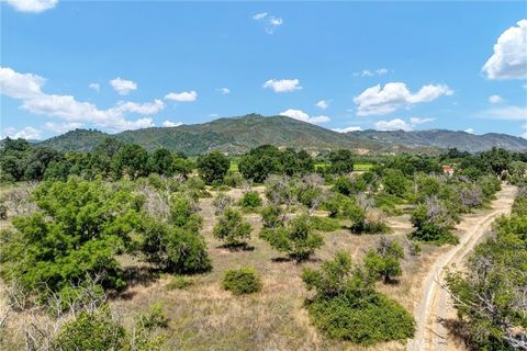 Photo of 11060 16 N, Upper Lake, CA 95485 (MLS # LC25122928) Photo of 11060 16 N, Upper Lake, CA 95485 (MLS # LC25122928)