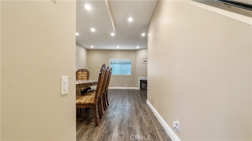 14256 Victory Boulevard 3