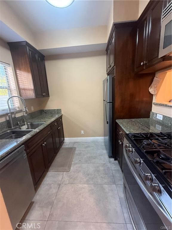 14256 Victory Boulevard 3