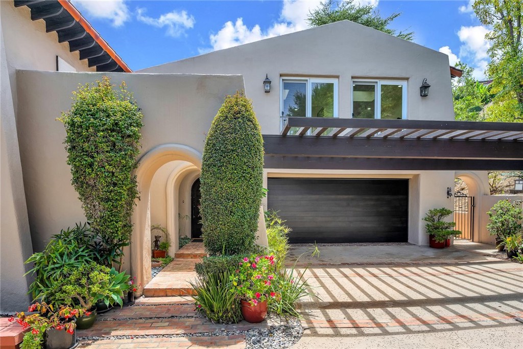 29813 Knoll View Drive
