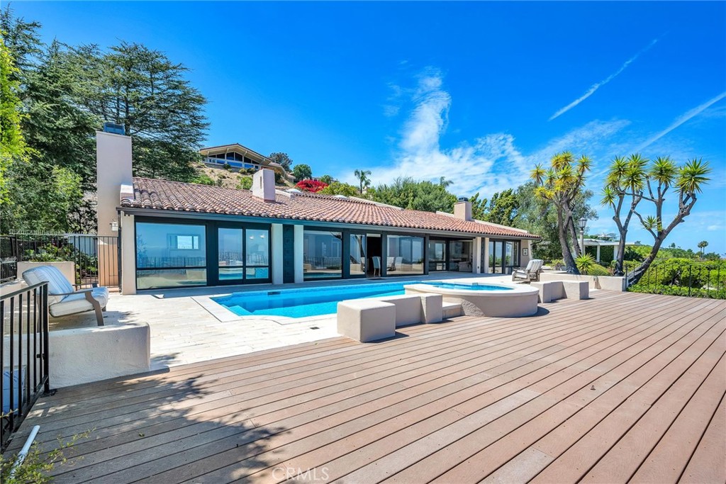 29813 Knoll View Drive