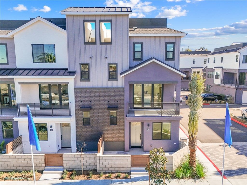 Photo of 19011 Main Street #101, Huntington Beach, CA 92648 (MLS # OC26014510)