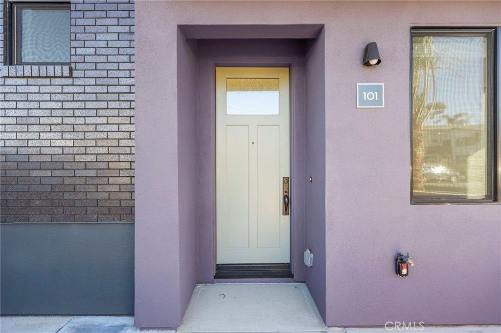 Photo of 19011 Main Street #101, Huntington Beach, CA 92648 (MLS # OC26014510)