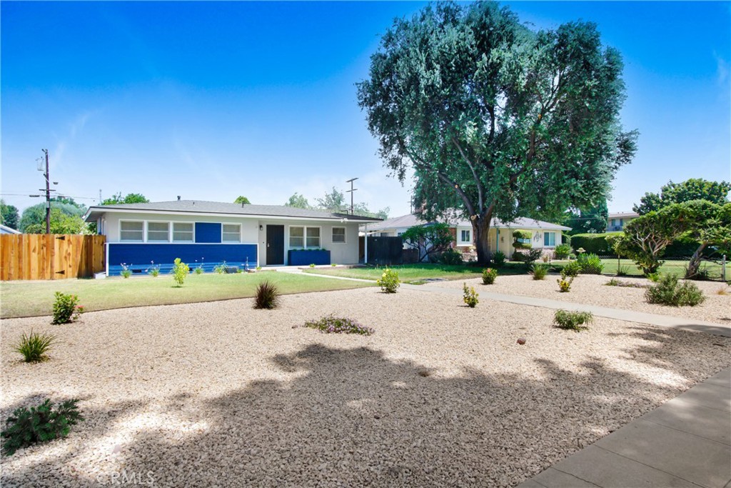 Properties 2 7515 Magnolia Avenue
