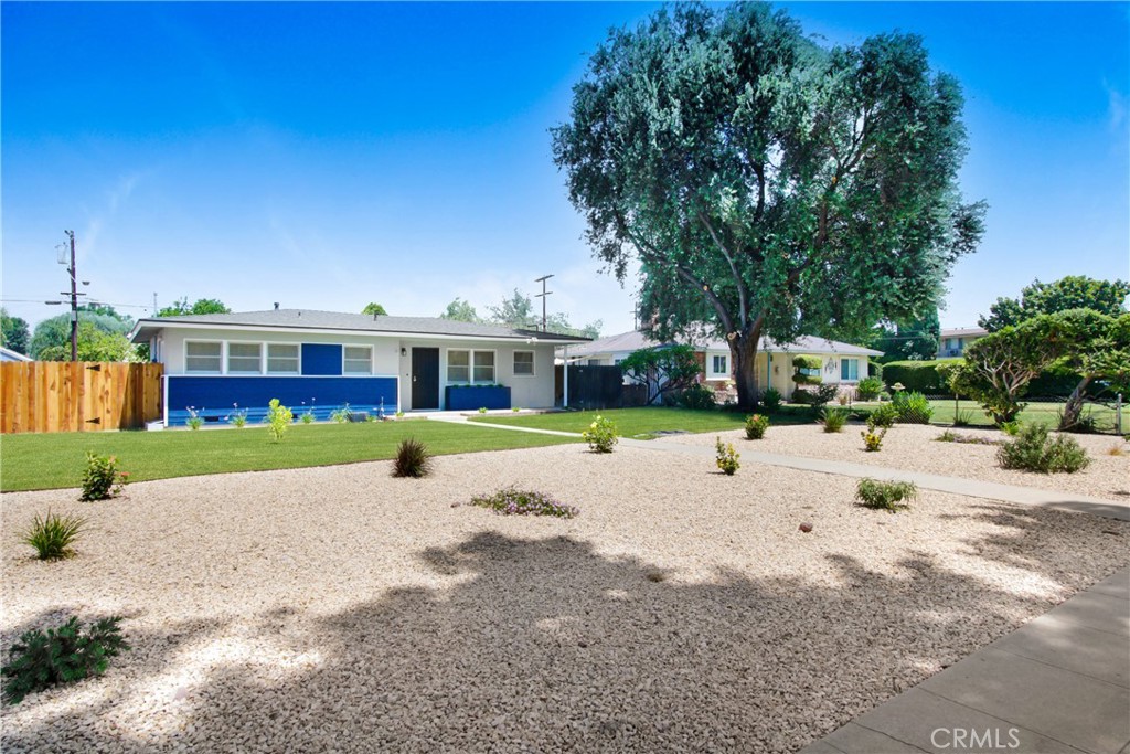 Properties 3 7515 Magnolia Avenue