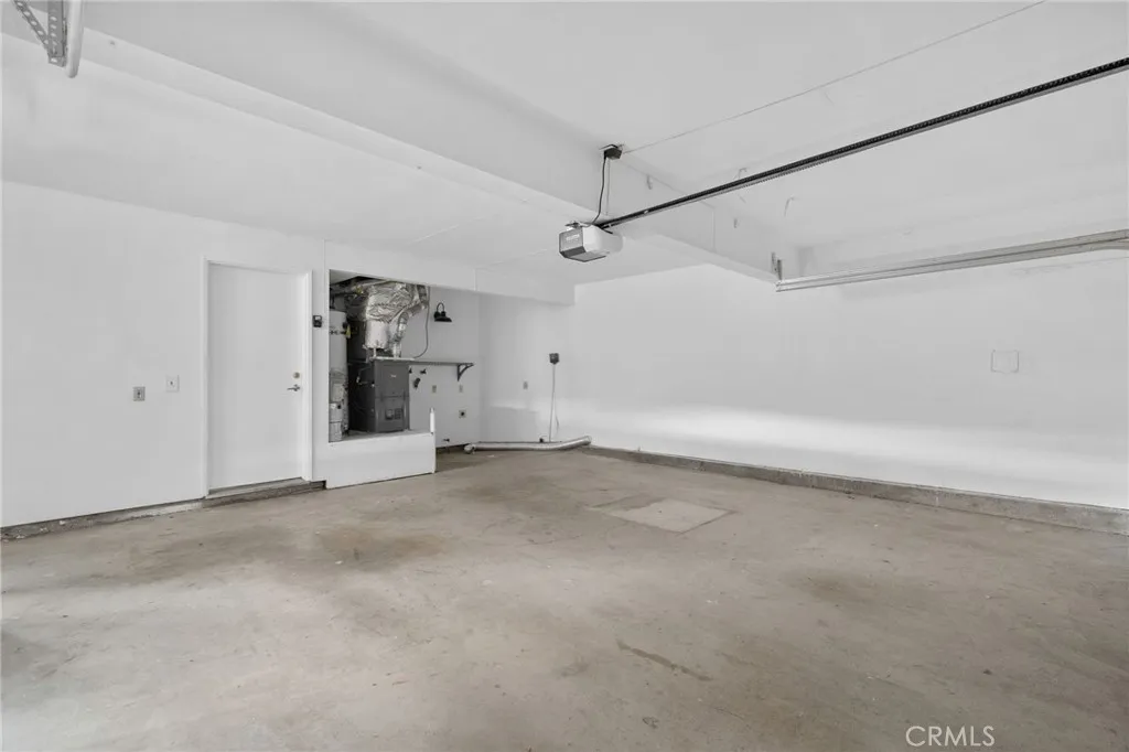 Rancho Cucamonga, California 91701, United States, 4 Bedrooms Bedrooms, ,3 BathroomsBathrooms,Residential,Pending,206244