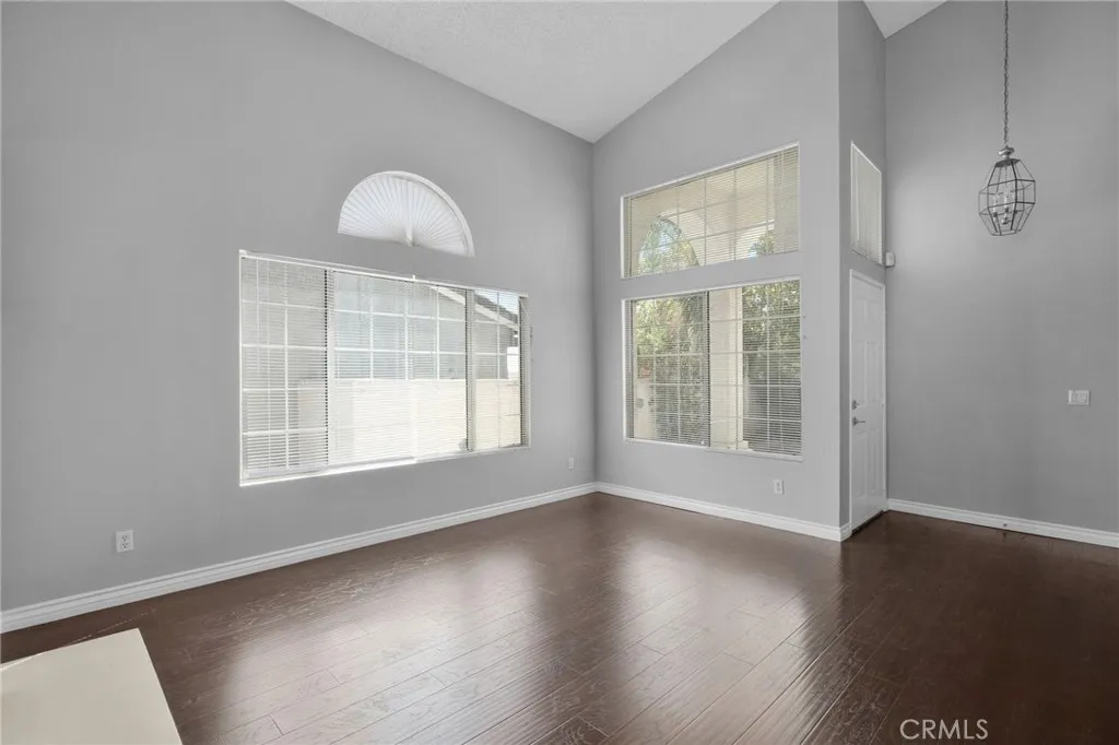 Rancho Cucamonga, California 91701, United States, 4 Bedrooms Bedrooms, ,3 BathroomsBathrooms,Residential,Pending,206244