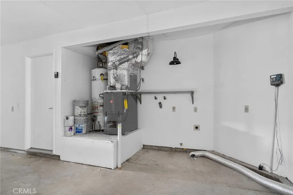 Rancho Cucamonga, California 91701, United States, 4 Bedrooms Bedrooms, ,3 BathroomsBathrooms,Residential,Pending,206244