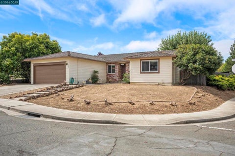 Photo of 483 Brunswick Dr DR, Vallejo, CA 94591 (MLS # 41144909)