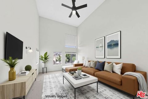 Photo of 1118 Valencia Street #310, Los Angeles, CA 90015 (MLS # 26674133)
