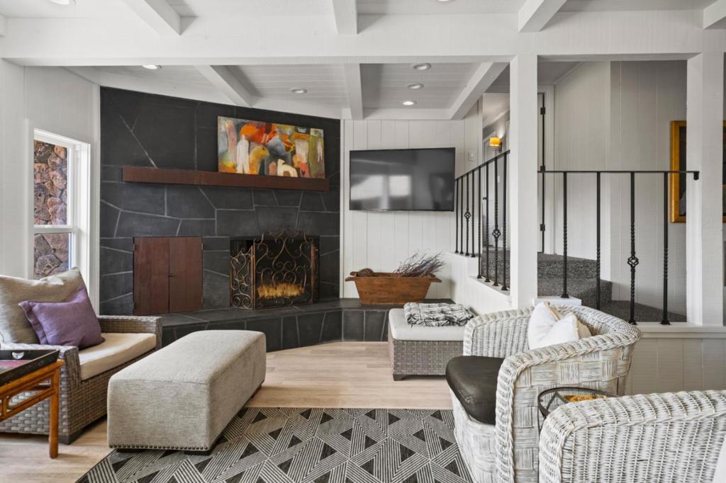 25550 Rio Vista Drive