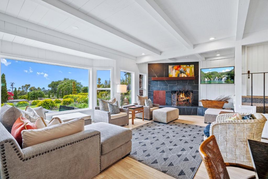 25550 Rio Vista Drive