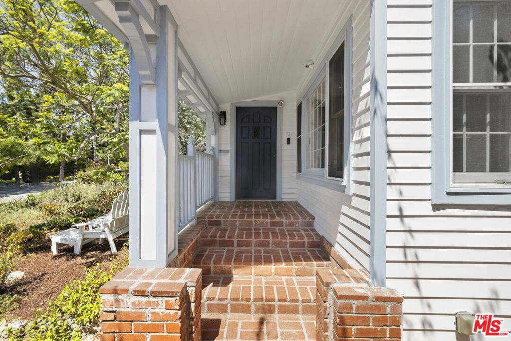 Photo of 723 14th Street, Santa Monica, CA 90402 (MLS # 25582873)