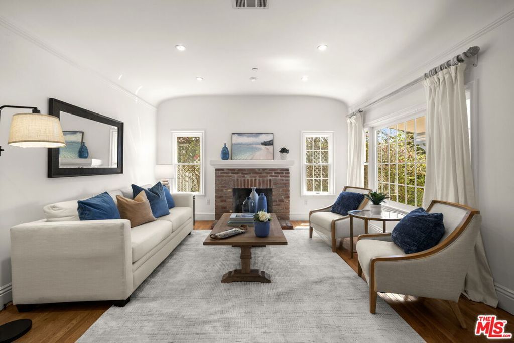 Photo of 723 14th Street, Santa Monica, CA 90402 (MLS # 25582873)