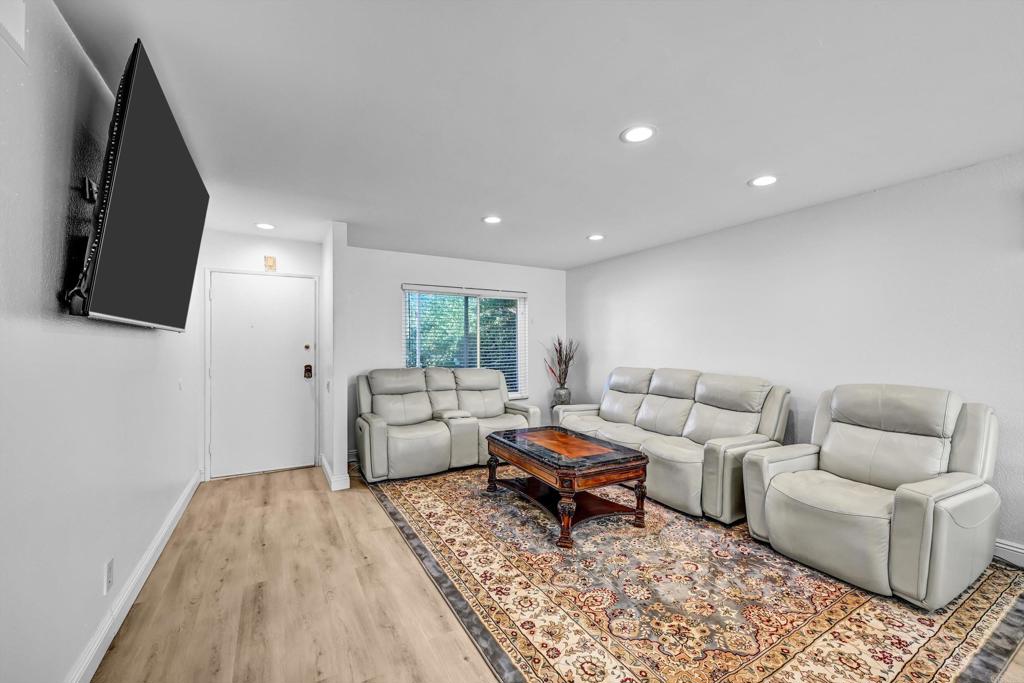 9378 Twin Mountain Circle