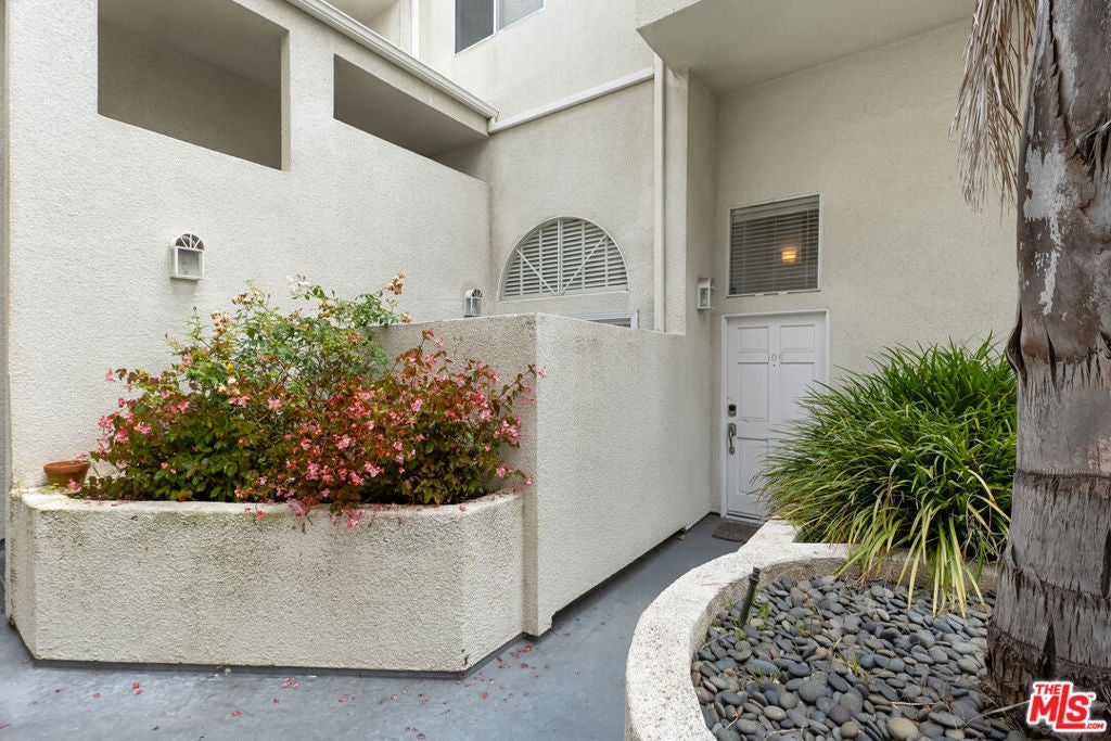 2550 S Centinela Avenue 106, Los Angeles CA 90064