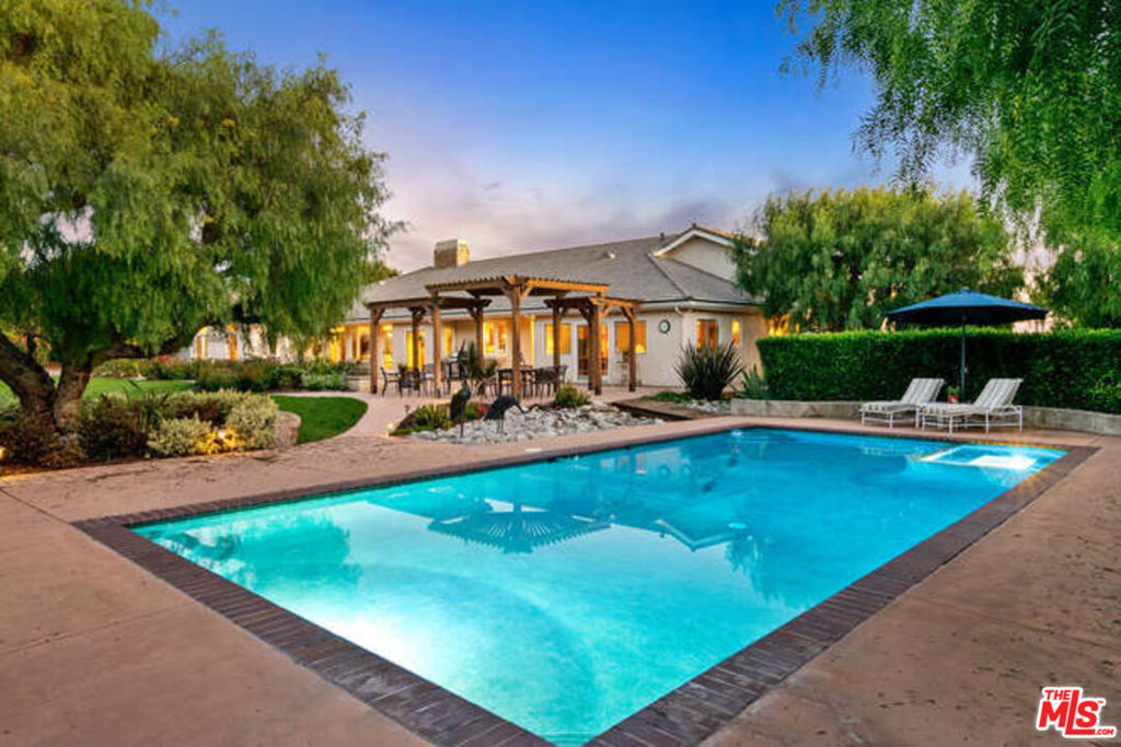 525 Valley Vista Drive