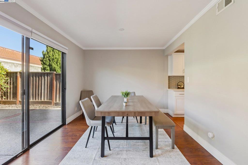 LEXINGTON SQUARE - Residential