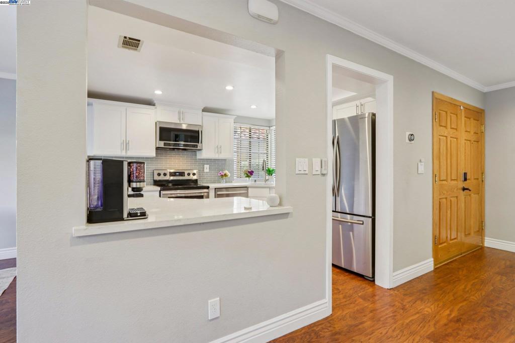 LEXINGTON SQUARE - Residential