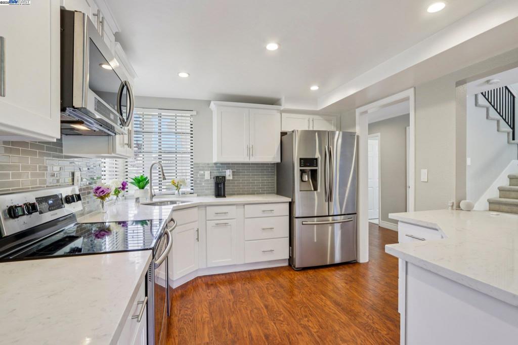 LEXINGTON SQUARE - Residential