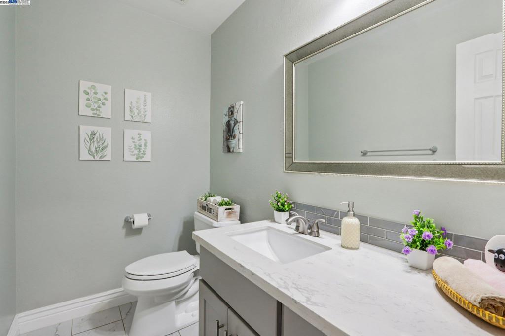 LEXINGTON SQUARE - Residential