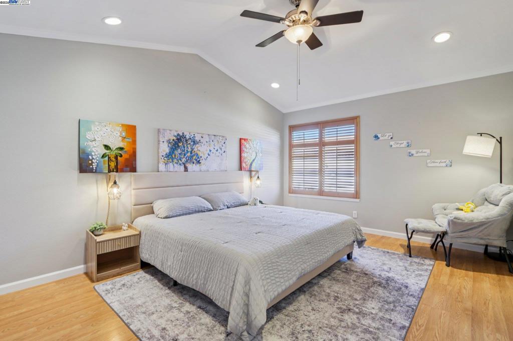 LEXINGTON SQUARE - Residential