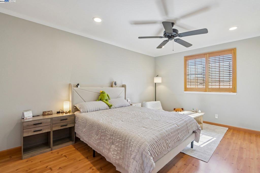 LEXINGTON SQUARE - Residential