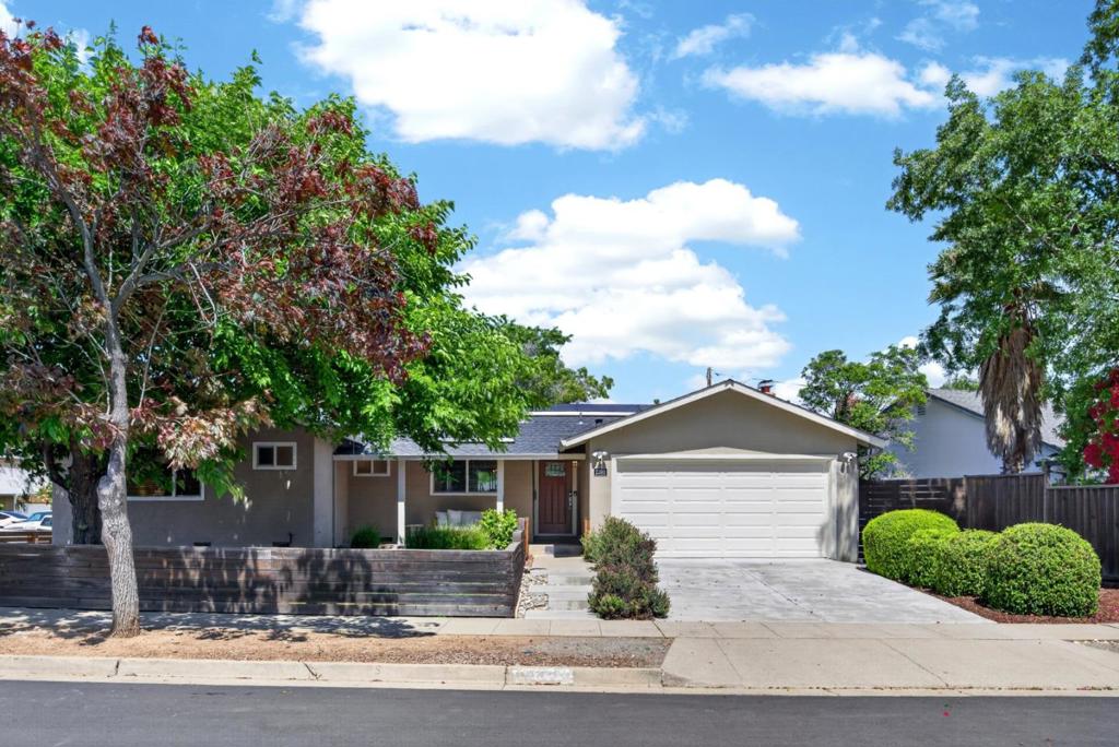 2393 Stratford Drive