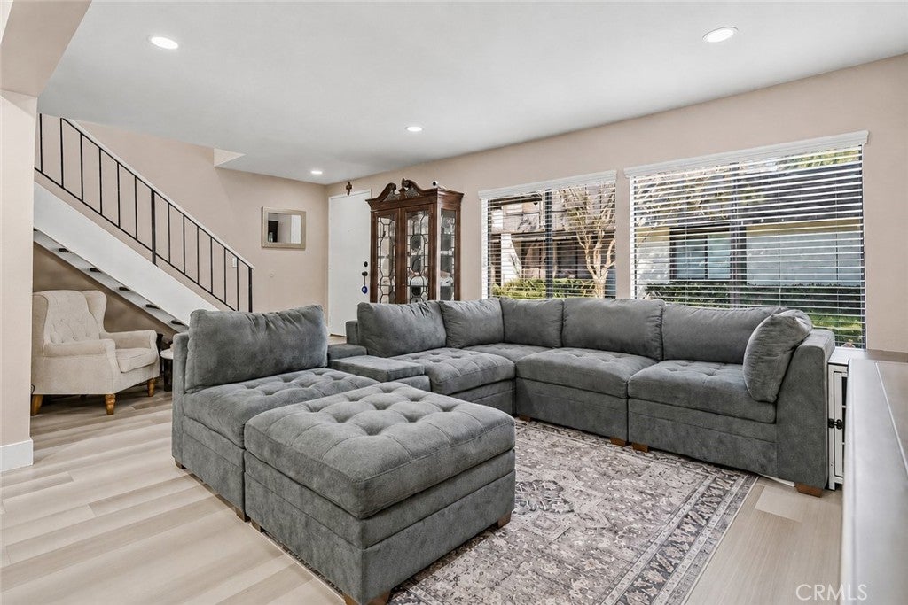 739 Knollwood Lane