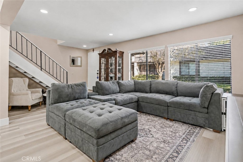 739 Knollwood Lane